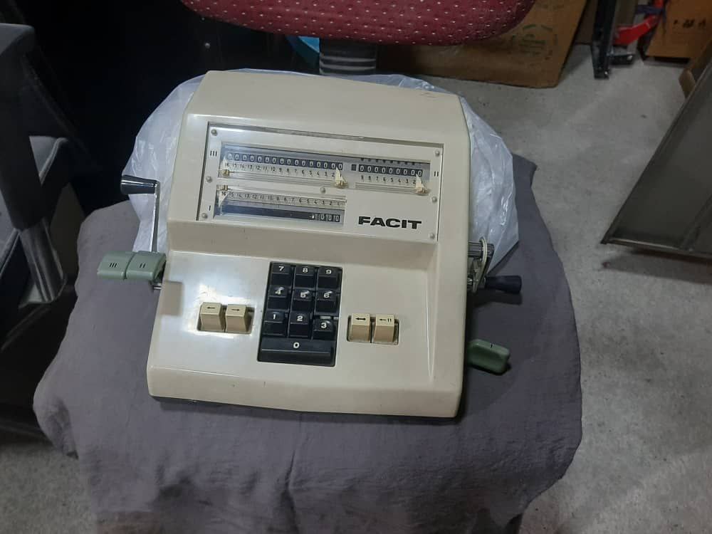 ماشین حساب مکانیکی